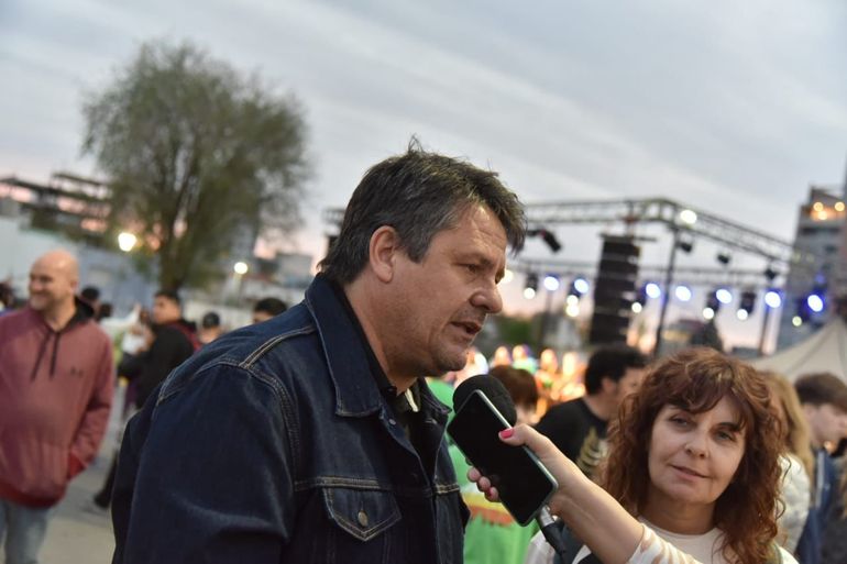 Mariano Gaido y María Pasqualini participaron de la Feria de Diversidad Cultural Neuquén Emprende. Mariano Gaido y María Pasqualini participaron de la Feria de Diversidad Cultural Neuquén Emprende.