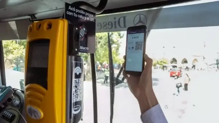 Los descuentos en el transporte están disponibles pagando con tecnología NFC o código QR. Los descuentos en el transporte están disponibles pagando con tecnología NFC o código QR.