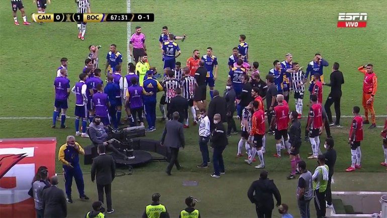Polémica: el VAR le volvió a anular un gol a Boca y se picó