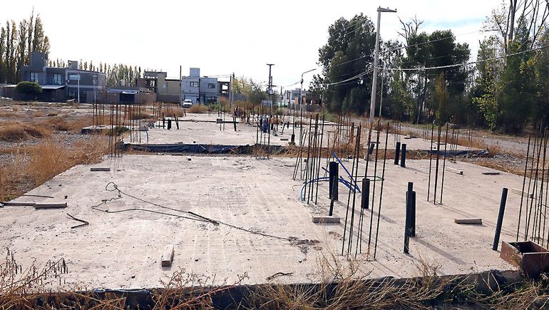 El desarrollo inmobiliario de departamentos Vivo Confluencia no se terminó en varias etapas. VM SRL concursó y ahora se están liquidando deudas. El desarrollo inmobiliario de departamentos Vivo Confluencia no se terminó en varias etapas. VM SRL concursó y ahora se están liquidando deudas.