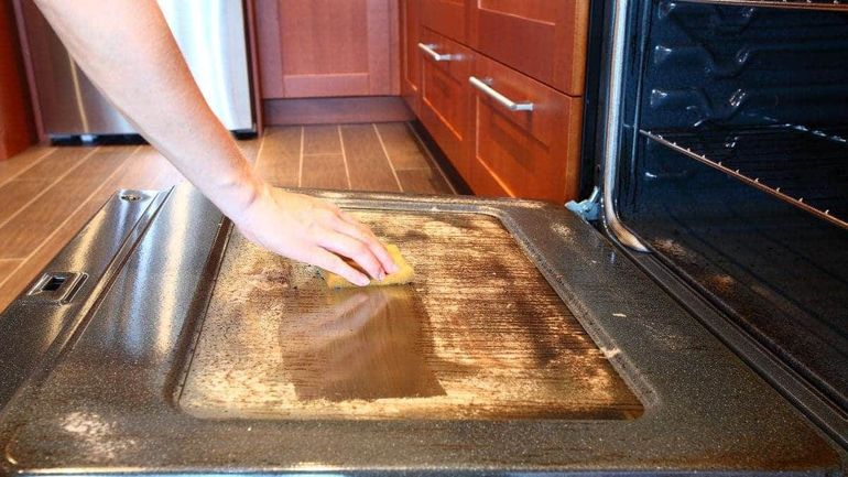 Una correcta limpieza puede ayudar a prevenir obstrucciones en la cocina. Una correcta limpieza puede ayudar a prevenir obstrucciones en la cocina.