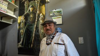 el brujo atahualpa volvio a acertar y festejo con un champan: ahora... el brujo atahualpa volvio a acertar y festejo con un champan: ahora...