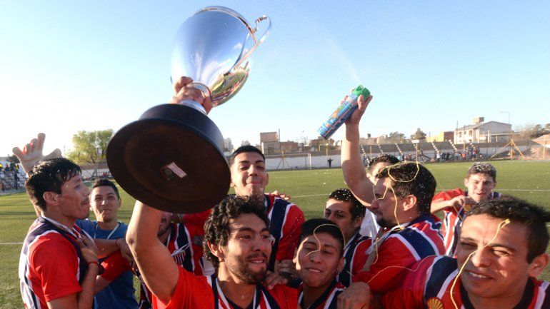 Neymar festeja oro olímpico y Chile