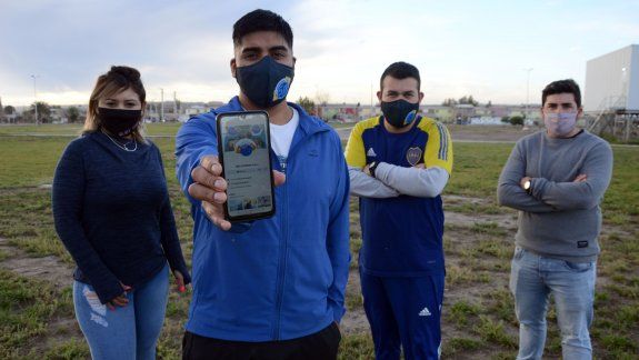 Con historias de héroes y heroínas buscan destruir los prejuicios de su barrio