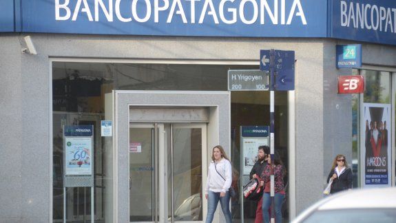 Reactivan la idea para cambiar el horario de los bancos en Neuquén