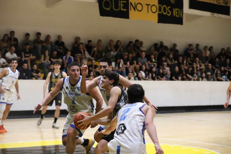 Plottier le permitió a Pacífico apenas 11 puntos en el último cuarto. Plottier le permitió a Pacífico apenas 11 puntos en el último cuarto.