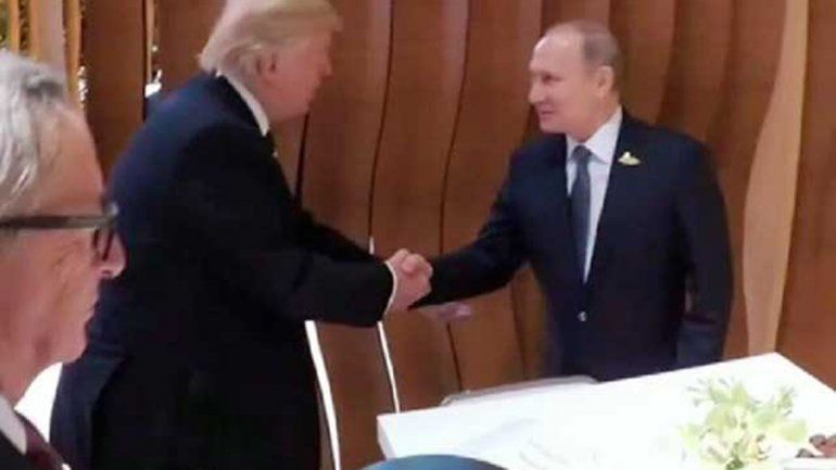 Trump y Putin se saludaron en medio de un clima tenso por las protestas contra el G20
