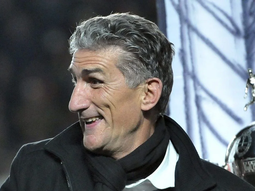 El Patón Bauza, campeón de la Copa Libertadores con San Lorenzo en 2014. El Patón Bauza, campeón de la Copa Libertadores con San Lorenzo en 2014.