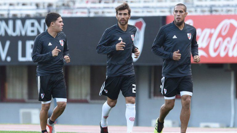 Quintero gana la pulseada y se perfila como titular ante Gremio