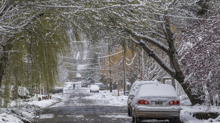 Postales de San Martín tras la nevada primaveral del fin de semana