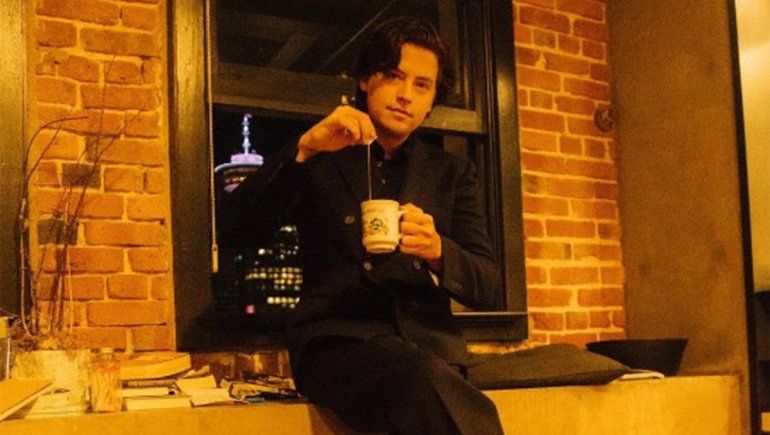 Cole Sprouse tiene más de 33 millones de seguidores en Instagram | Foto: @colesprouse (Vía Instagram)