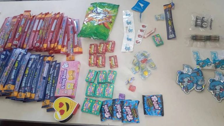 Intentó enviarse caramelos locos desde Estados Unidos y lo atraparon