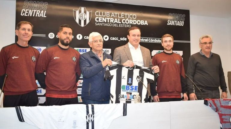 Julio Lamas, ex entrenador de la Selección Argentina de Básquet, formará parte del cuerpo técnico de Abel Balbo en Central Córdoba de Santiago del Estero. 