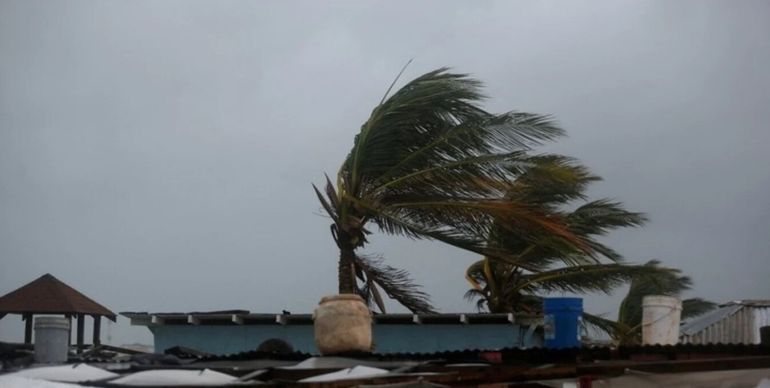 El dramático relato de un argentino en medio del huracán Melissa: Afuera ya está pasando