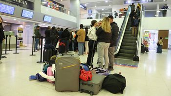 la provincia aplicara una multa abultada a flybondi por dejar pasajeros varados en neuquen