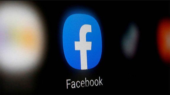 Facebook dejará de recomendar grupos de política