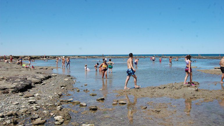 Las Grutas también conquista con el paseo a la restinga