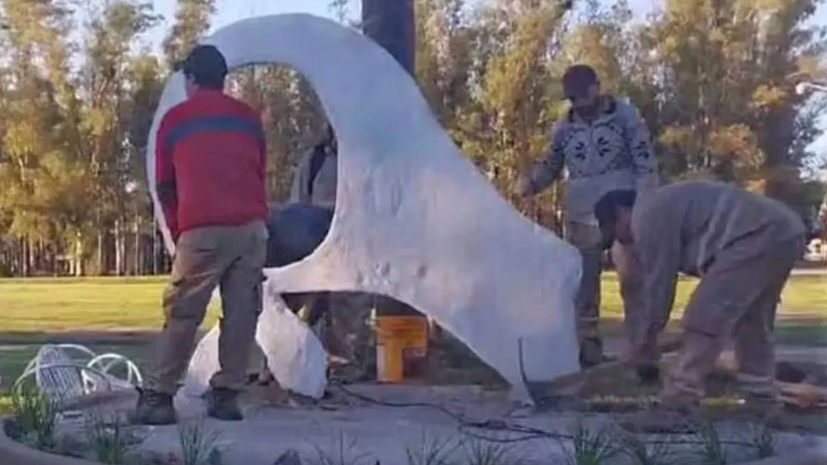 Monumento en homenaje a Madres de Plaza de Mayo, Marcos Juárez, Córdoba. Foto: Google.