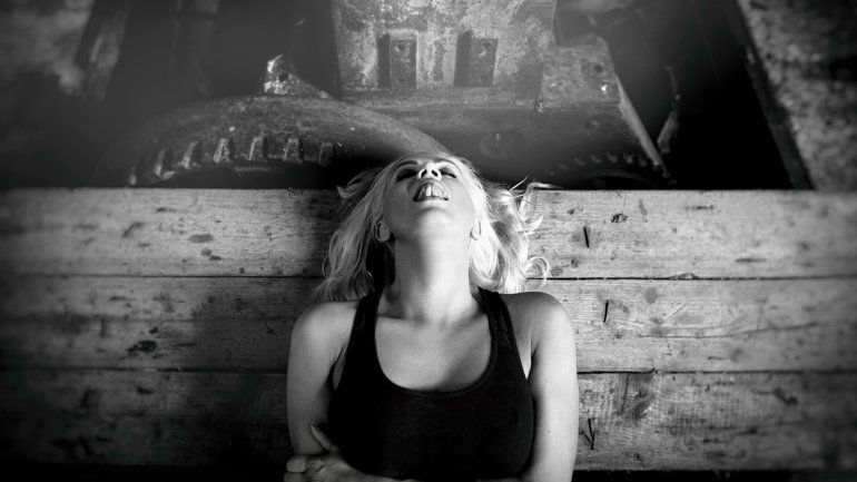 Un lituano convenció a 16 mujeres que no conocía para una sesión especial.