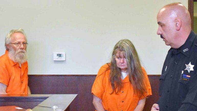 Bruce y Deborah están acusados de homicidio imprudente.