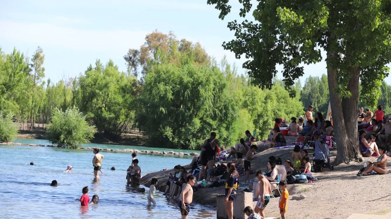 La temperatura por encima de los 30°C durante toda la semana en Neuquén / Foto | LM Neuquen La temperatura por encima de los 30°C durante toda la semana en Neuquén / Foto