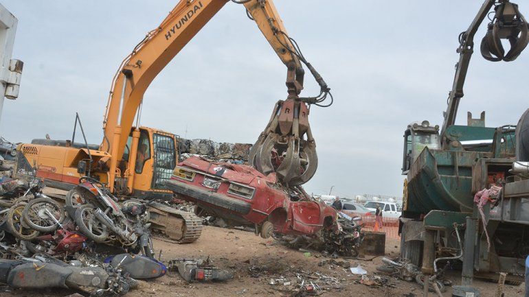 Convertirán en chatarra 1200 vehículos secuestrados