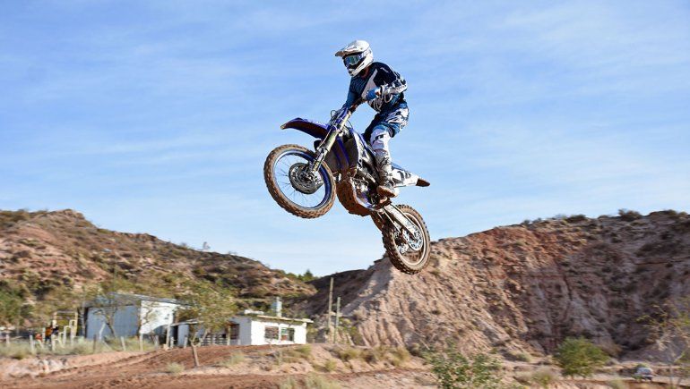 Show de saltos y voladas en el Coliseo de La Barda