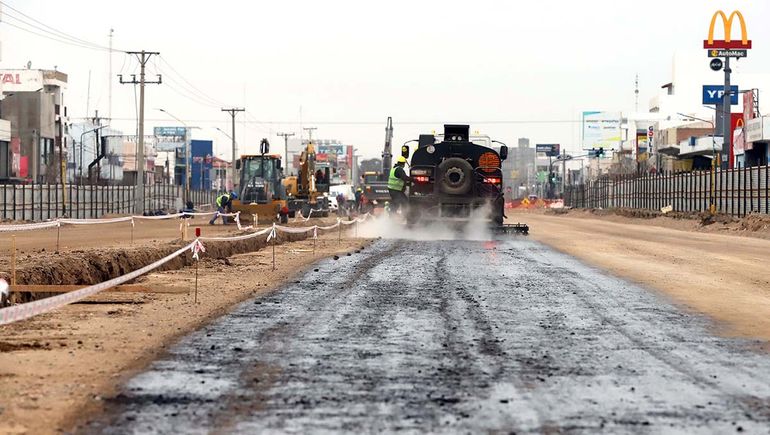 Las obras en la avenida avanzan a gran ritmo y promete transformar a Neuquén.