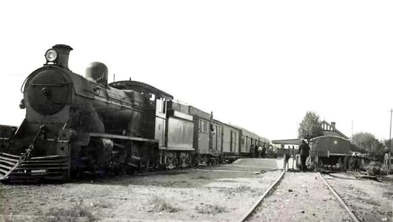 La estación Zapala era la punta de rieles de la extensa línea ferroviaria (Archivo Histórico de la provincia). La estación Zapala era la punta de rieles de la extensa línea ferroviaria (Archivo Histórico de la provincia).