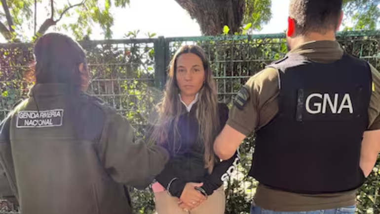 La pareja de un narco escapó de la prisión domiciliaria: el insólito lugar donde la encontraron