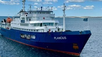 El buque Plancius, de bandera de los Países Bajos, inauguró la temporada de cruceros en Puerto Madryn. El buque Plancius, de bandera de los Países Bajos, inauguró la temporada de cruceros en Puerto Madryn.