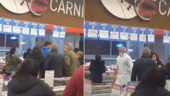 Video: insultos y gritos en la carnicería de Coto por colarse en la fila