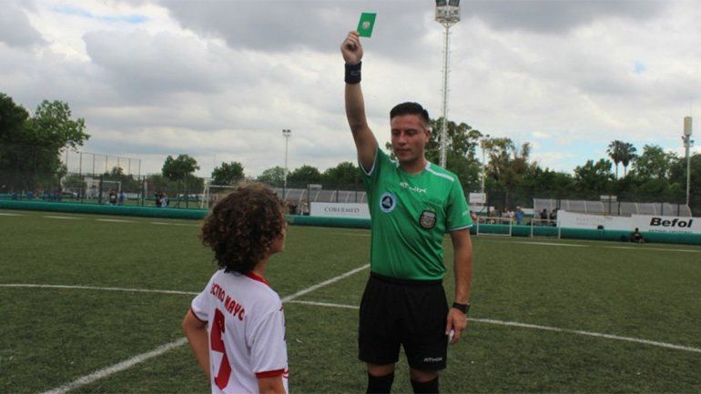 La AFA sacó por primera vez la tarjeta verde en un partido oficial