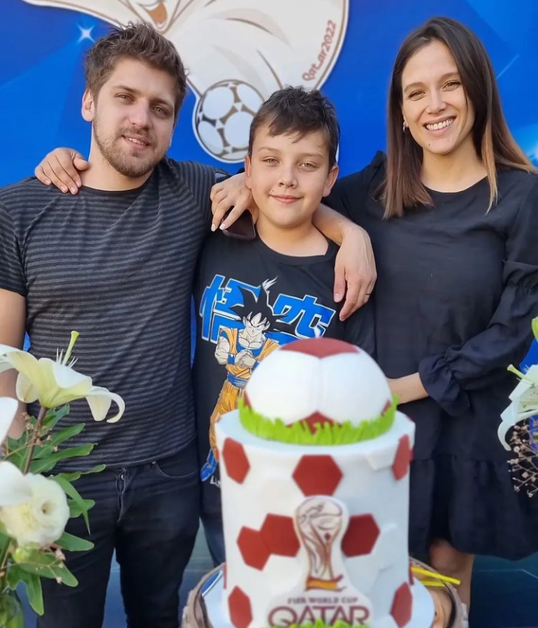 Barbie con su marido Lucas Rodríguez en el cumpleaños de Thiago, hermano de ambos.