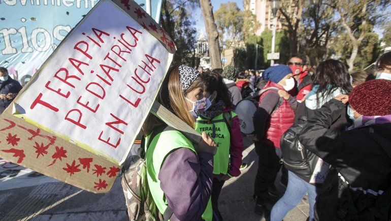 En su día, enfermeros piden más personal e insumos para la segunda ola