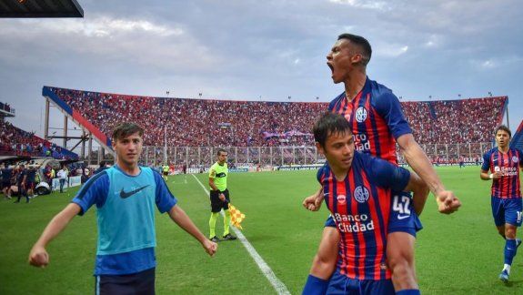 Andrés Herrera junto a Romero, que hoy lo lesionó.