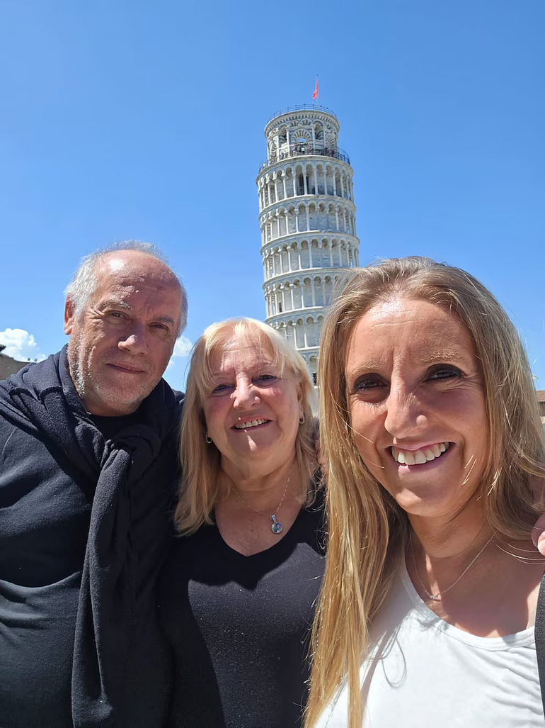Paula Berini junto a sus padres en las vacaciones por Europa. Paula Berini junto a sus padres en las vacaciones por Europa.