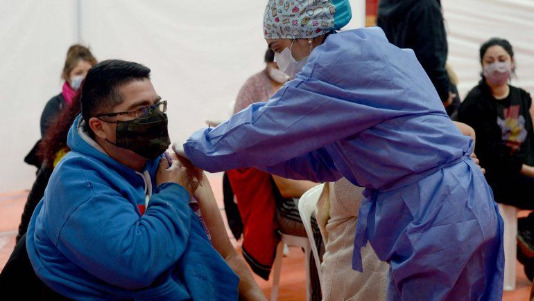 La vacunación seguirá durante las elecciones: ¿dónde y a qué hora?