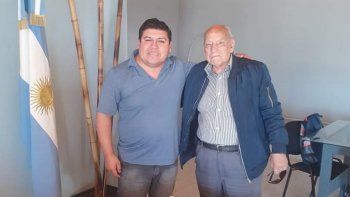 El pastor Fabio Huenchunao y a su lado, Luis Anastassi 