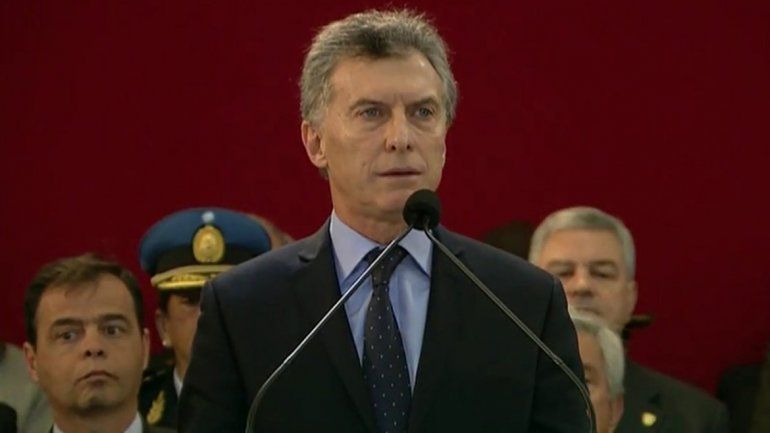 Macri firmó un decreto que le otorga mayores atribuciones a las FF.AA.