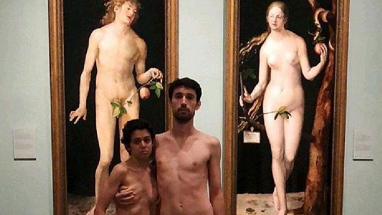Detienen a una pareja que se desnudó en un museo