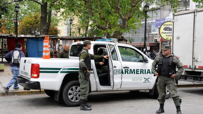 Les robaron el auto con  su hijo de 7 años adentro
