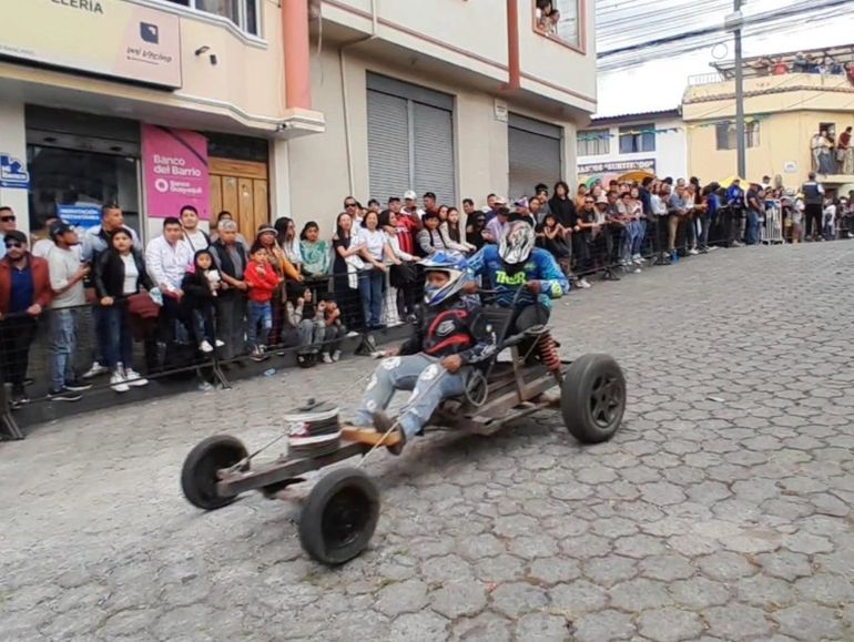 Al tratarse de un auto artesanal, las medidas de seguridad eran escasas. Al tratarse de un auto artesanal, las medidas de seguridad eran escasas.