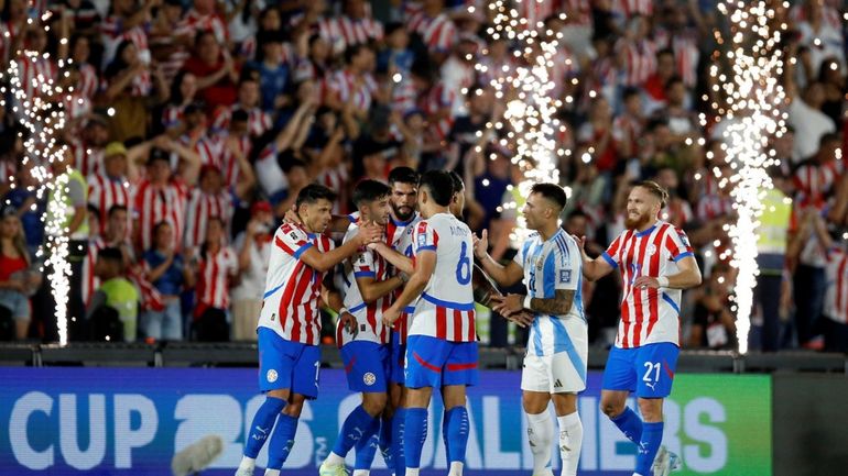 Paraguay le ganó a la Argentina por 2 a 1