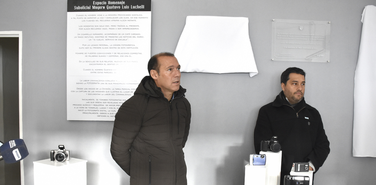 Placa y homenaje al primer fotógrafo forense de Zapala