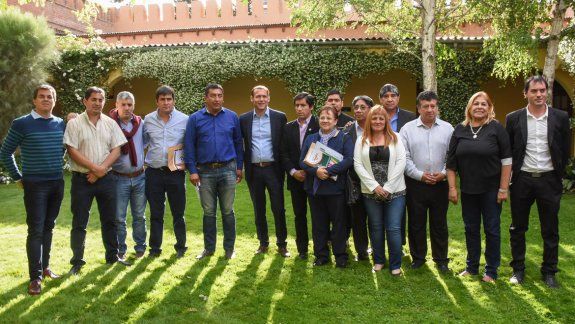 Gutiérrez encabezó un acto ayer por la tarde junto a intendentes y ministros de su gabinete.