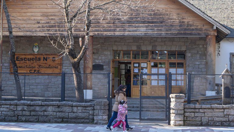 San Martín de los Andes: suspenden las clases por los fuertes vientos