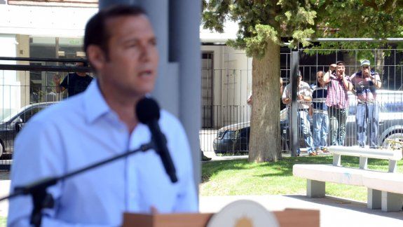 ATE arremetió con insultos en un acto del Gobierno