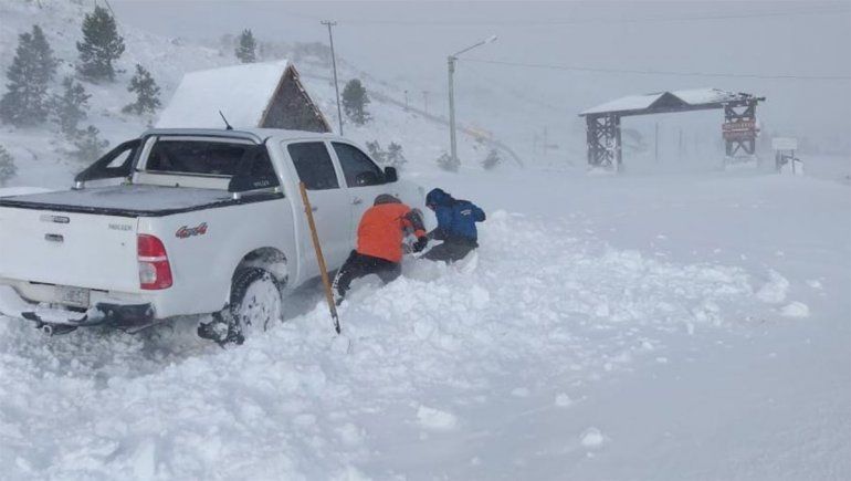 La nieve trajo complicaciones para trabajadores en Copahue