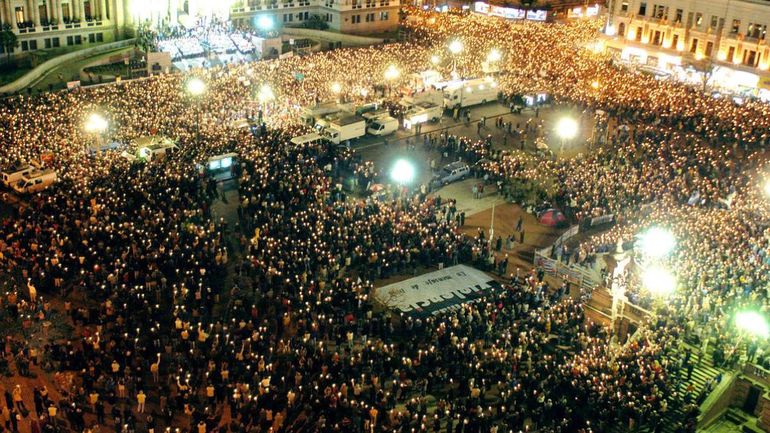 Tras el asesinato de Axel Blumberg, su padre Juan Carlos clamó por justicia y organizó marchas por todo el país. Foto: Google. Tras el asesinato de Axel Blumberg, su padre Juan Carlos clamó por justicia y organizó marchas por todo el país. Foto: Google.